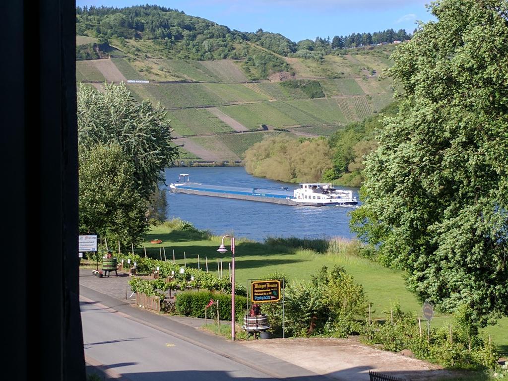 Ferienwohnung "Zum Klosterruinenblick" Kröv Esterno foto